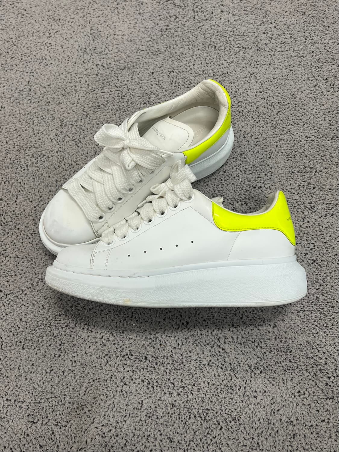 (35 1/2) 알렉산더 맥퀸 오버솔 라임탭 상품이미지2