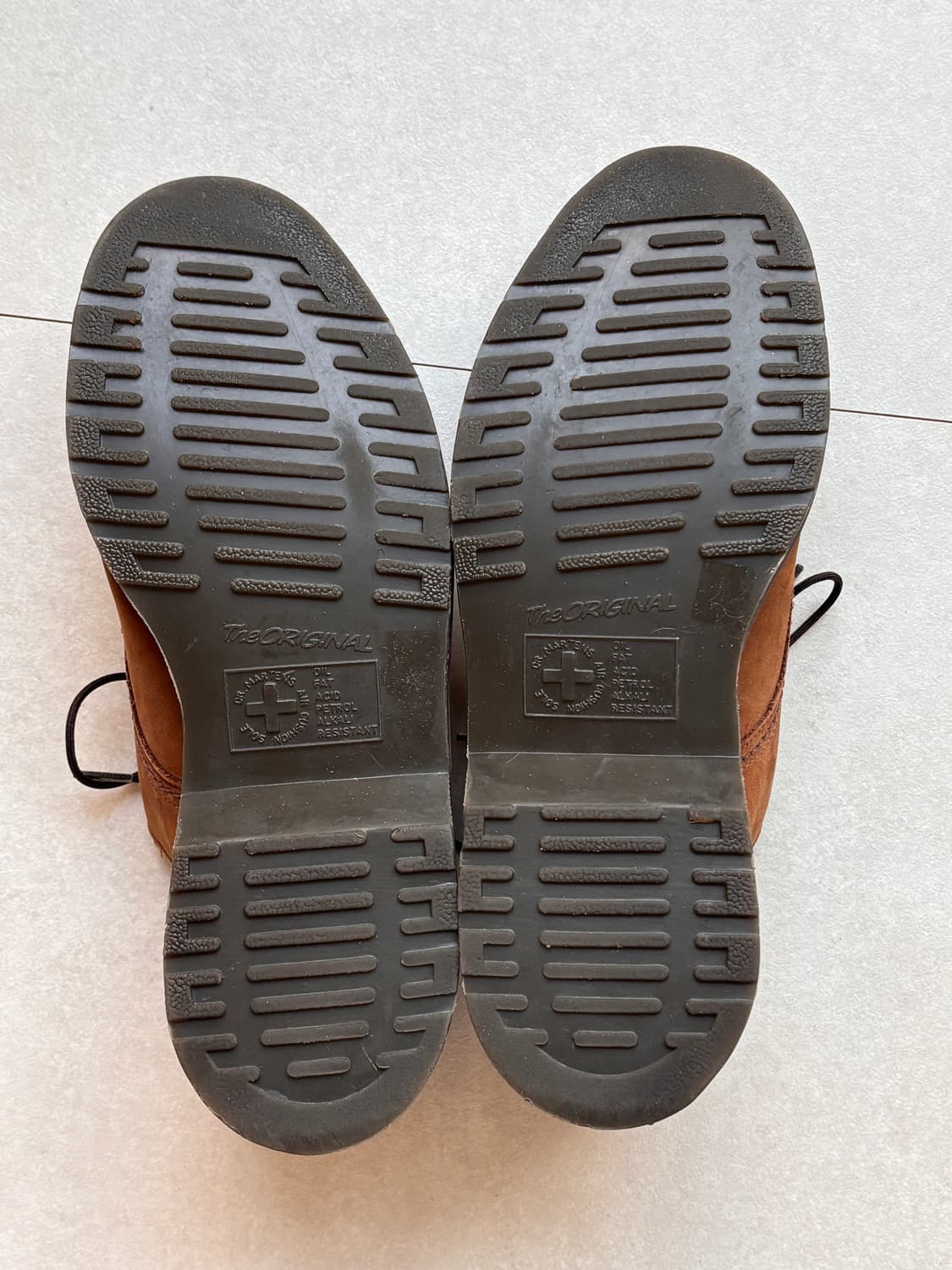 Dr.Martens OCTAVIUS 브라운 누벅 더비슈즈 상품이미지4