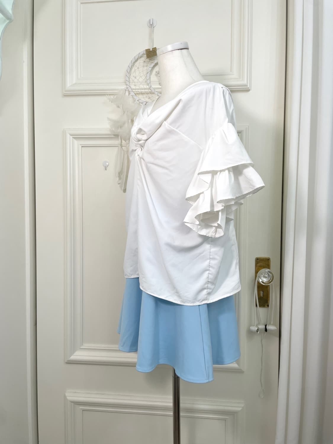 white twist ruffle sleeve blouse 상품이미지2