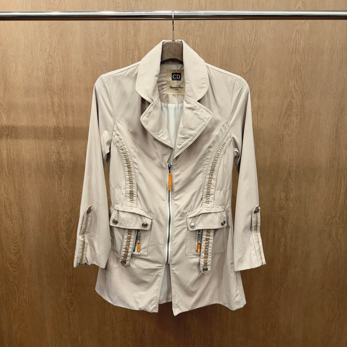 크리스찬 디올 롱 자켓 포켓 지퍼 스트랩 디테일 슬림핏 베이지 핑크 상품이미지2