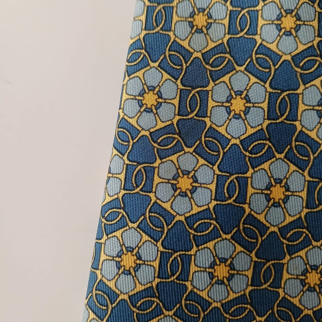 에르메스 실크 블루 플라워 패턴 넥타이 9.2cm A등급 A19135
 상품이미지8