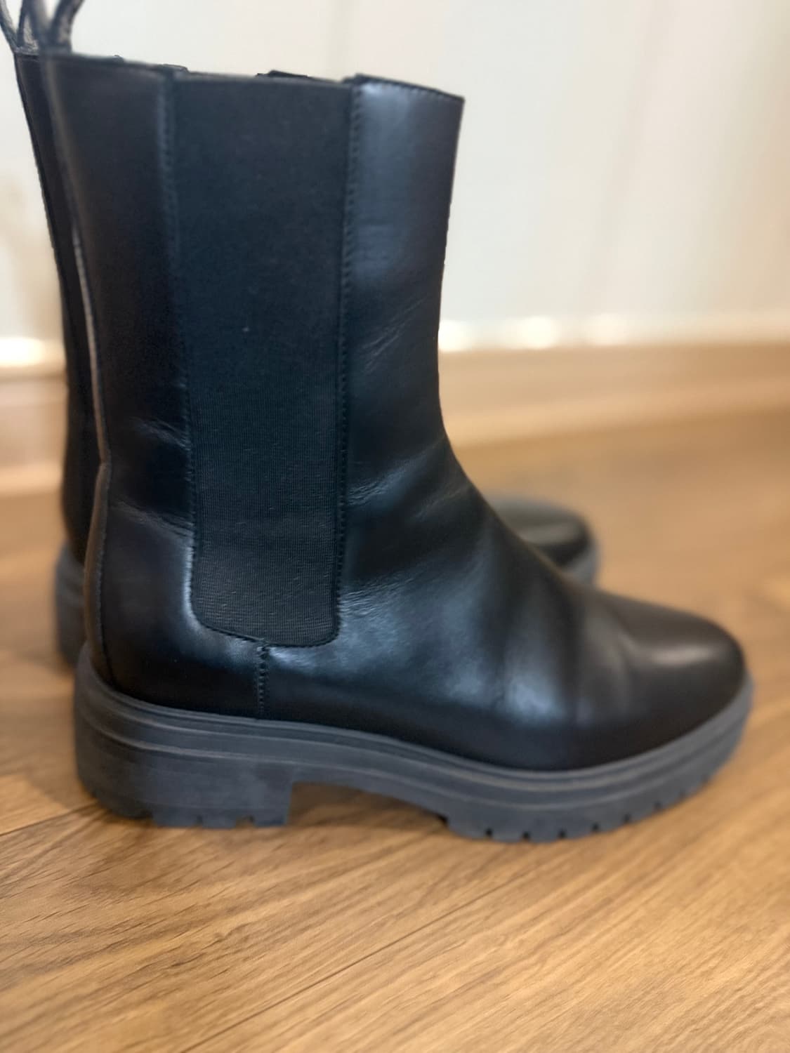 Ba&sh 블랙 소가죽 첼시부츠 상품이미지1