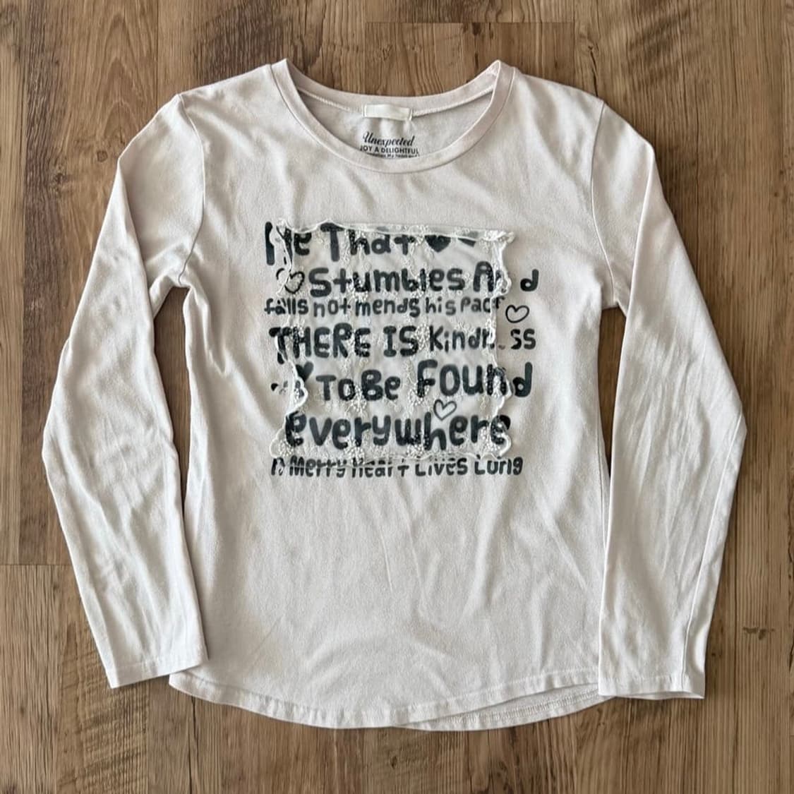 Lettering lace detail long sleeve 상품이미지1