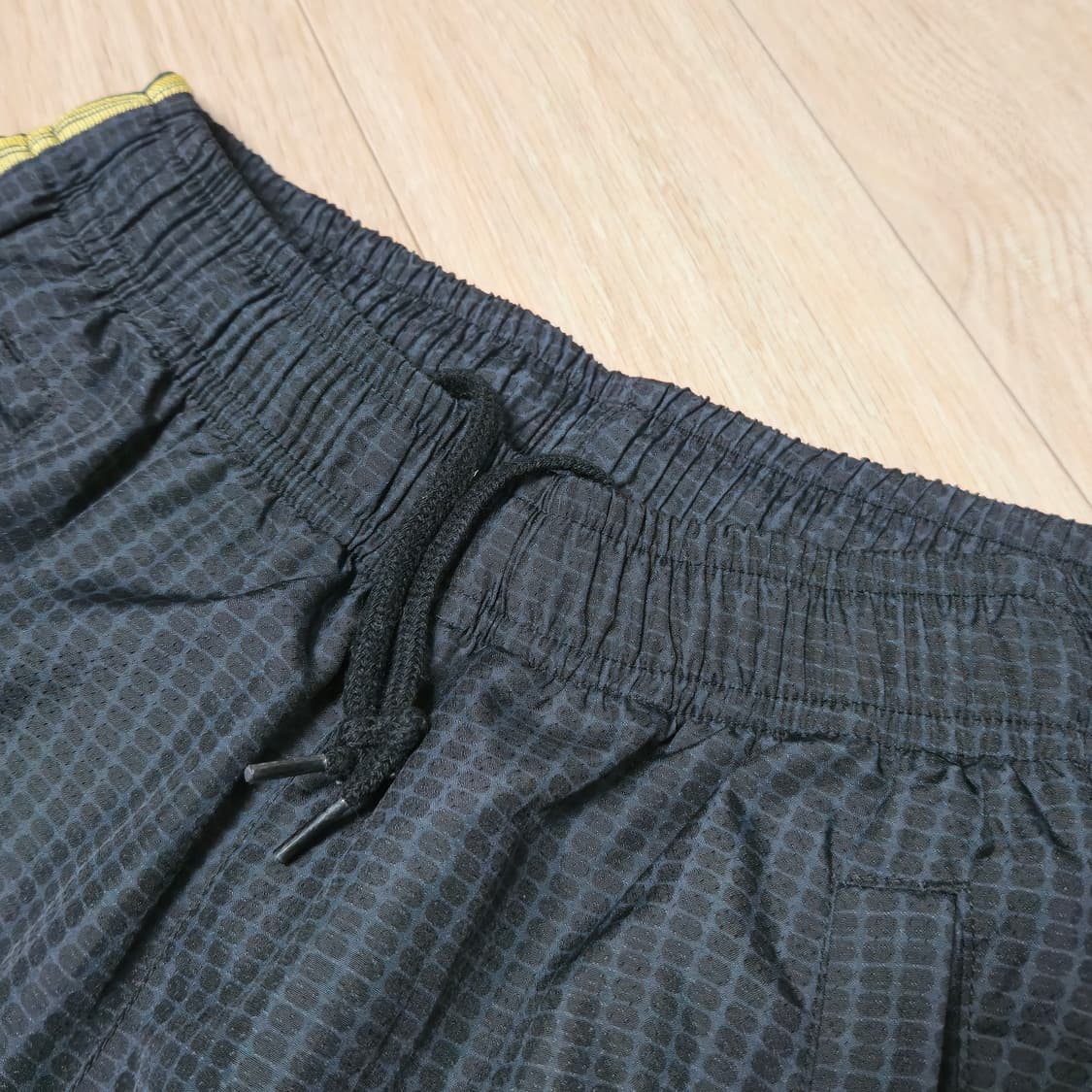 나이키 블랙/골드 체크 트랙 팬츠 상품이미지3