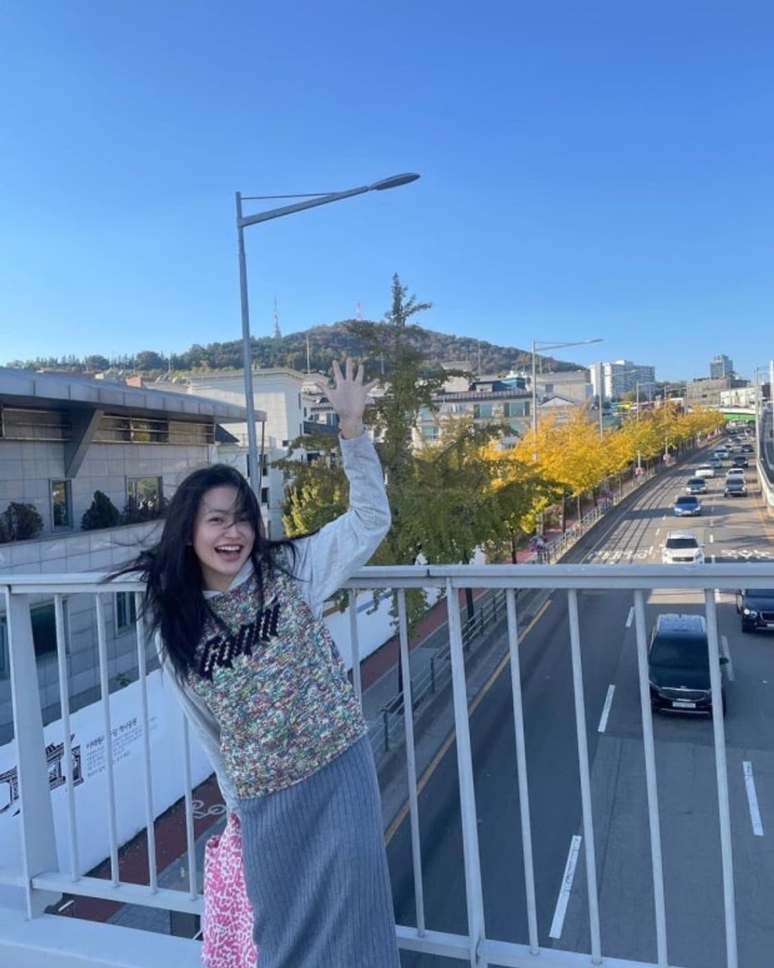 가니 GANNI 베스트 니트 조끼 제니 착용 상품이미지7