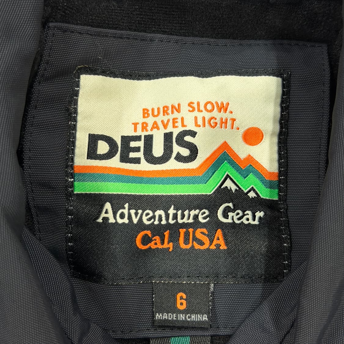 데우스 엑스 마키나 코치자켓 네이비 6 상품이미지4