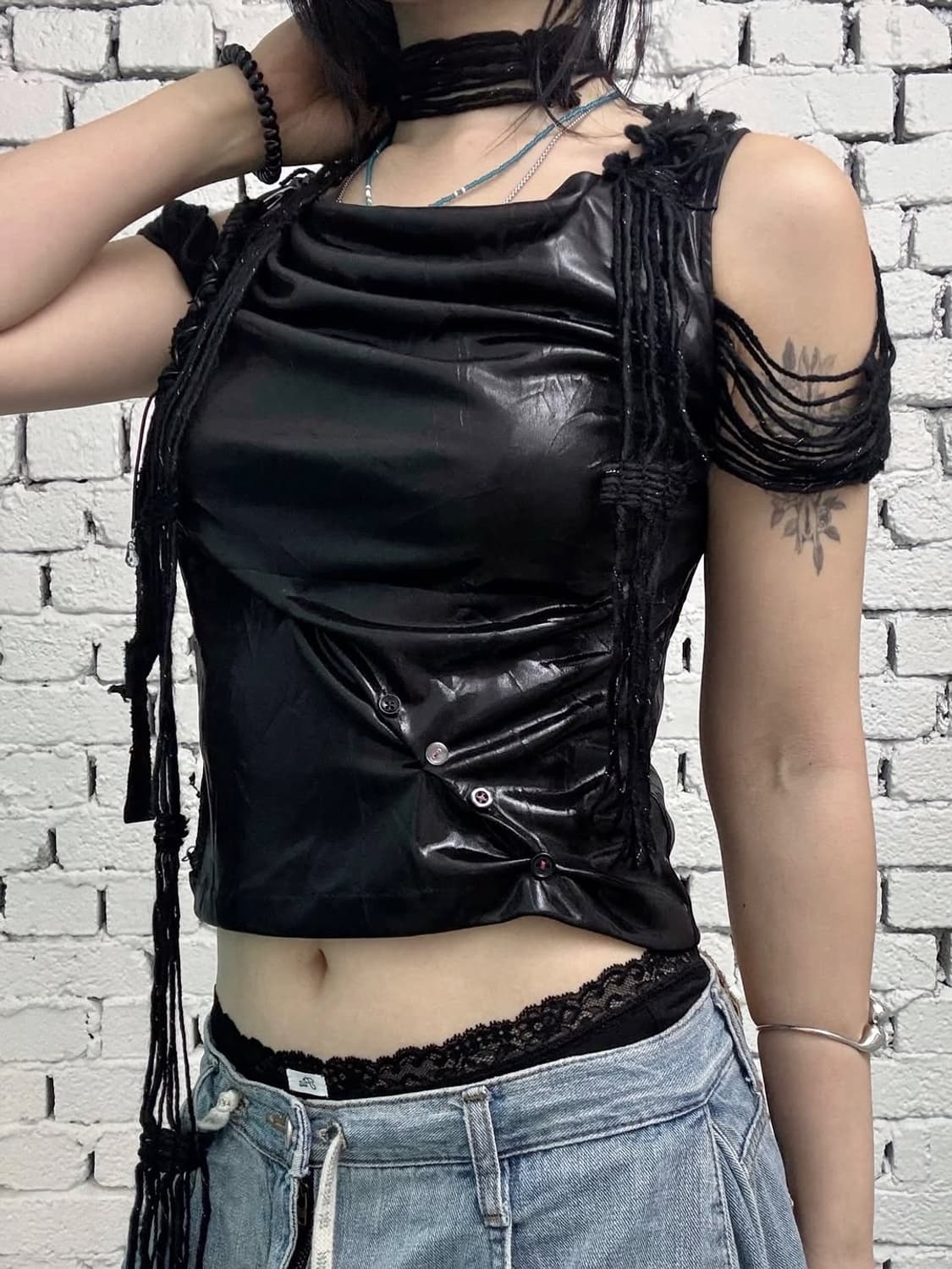 Glossy Off-Shoulder Draped Top with Scar 상품이미지2