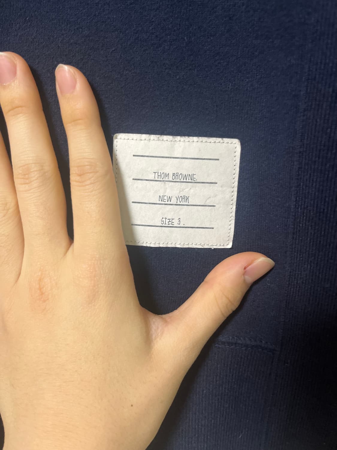 [3]톰브라운 사선완장 맨투맨 네이비 t 상품이미지4