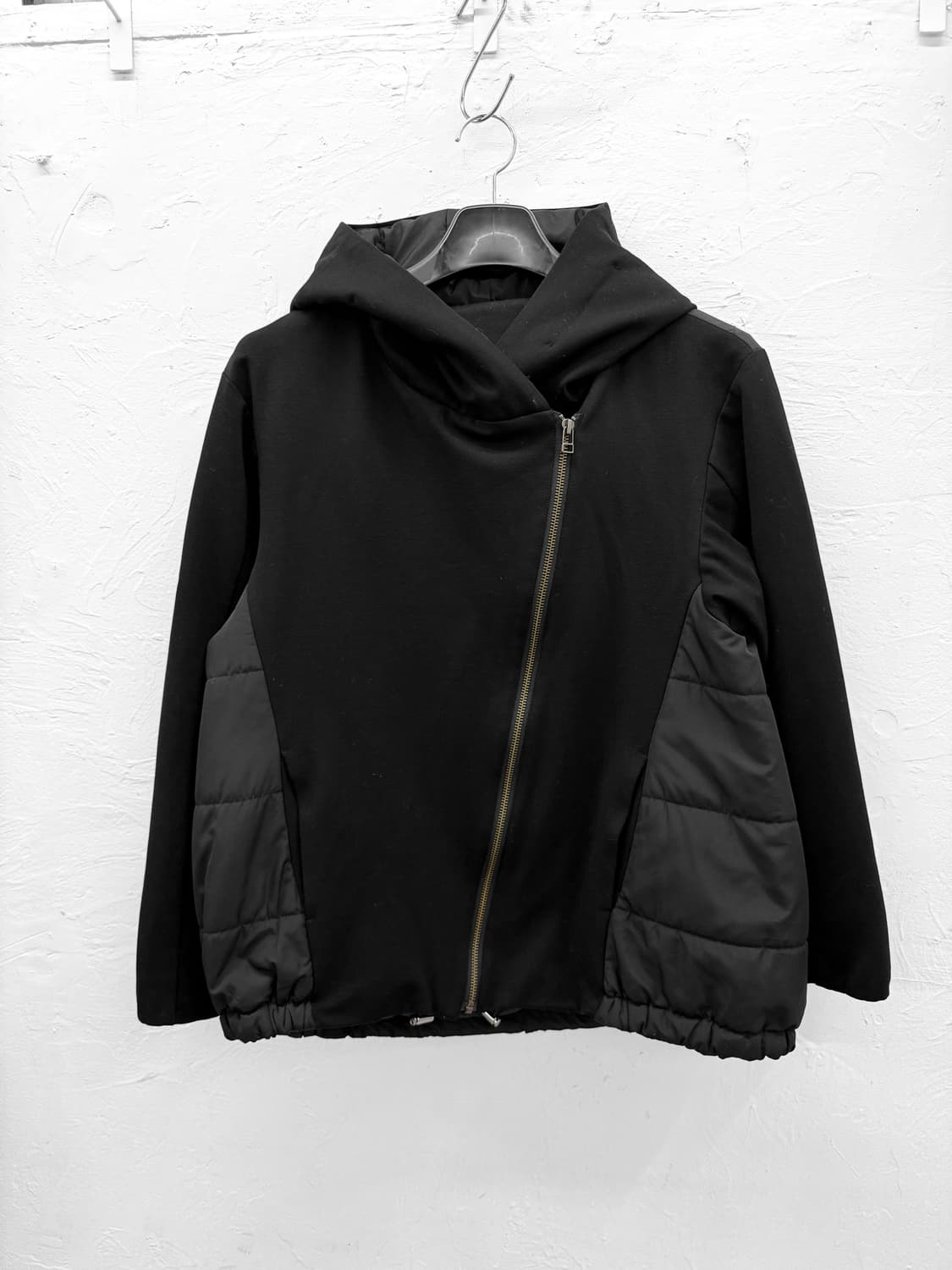 zelal sports 사선 집업 패디드 자켓 상품이미지1