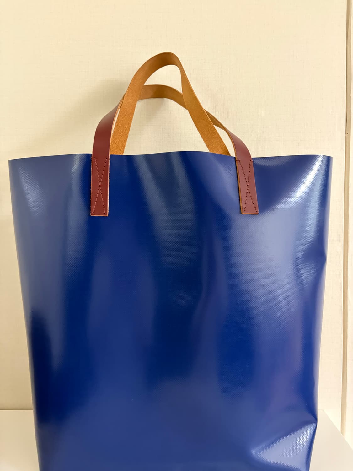 마르니 투톤 토트백 블랙/블루 상품이미지4