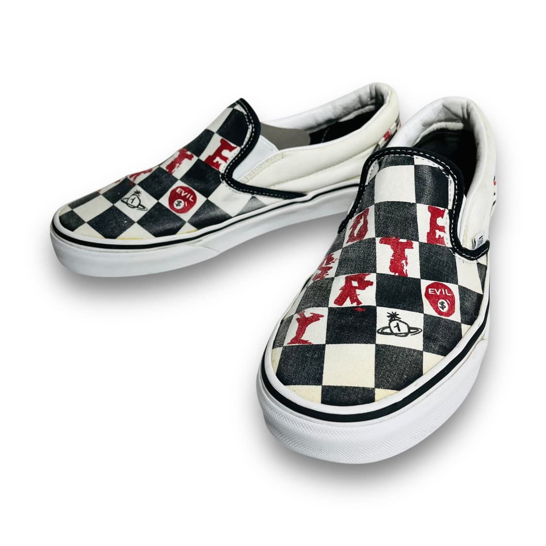 반스 x 비비안 웨스트우드 체커보드 패턴 슬립온 상품이미지3