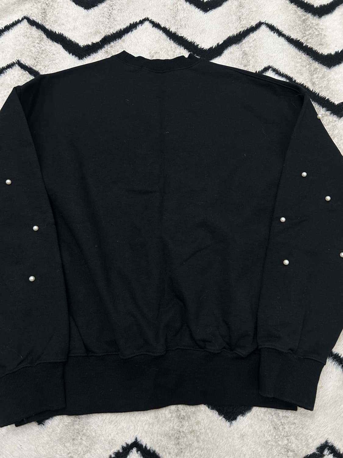 [Free]마르디 메크르디 진주 장식 맨투맨/블랙 상품이미지4