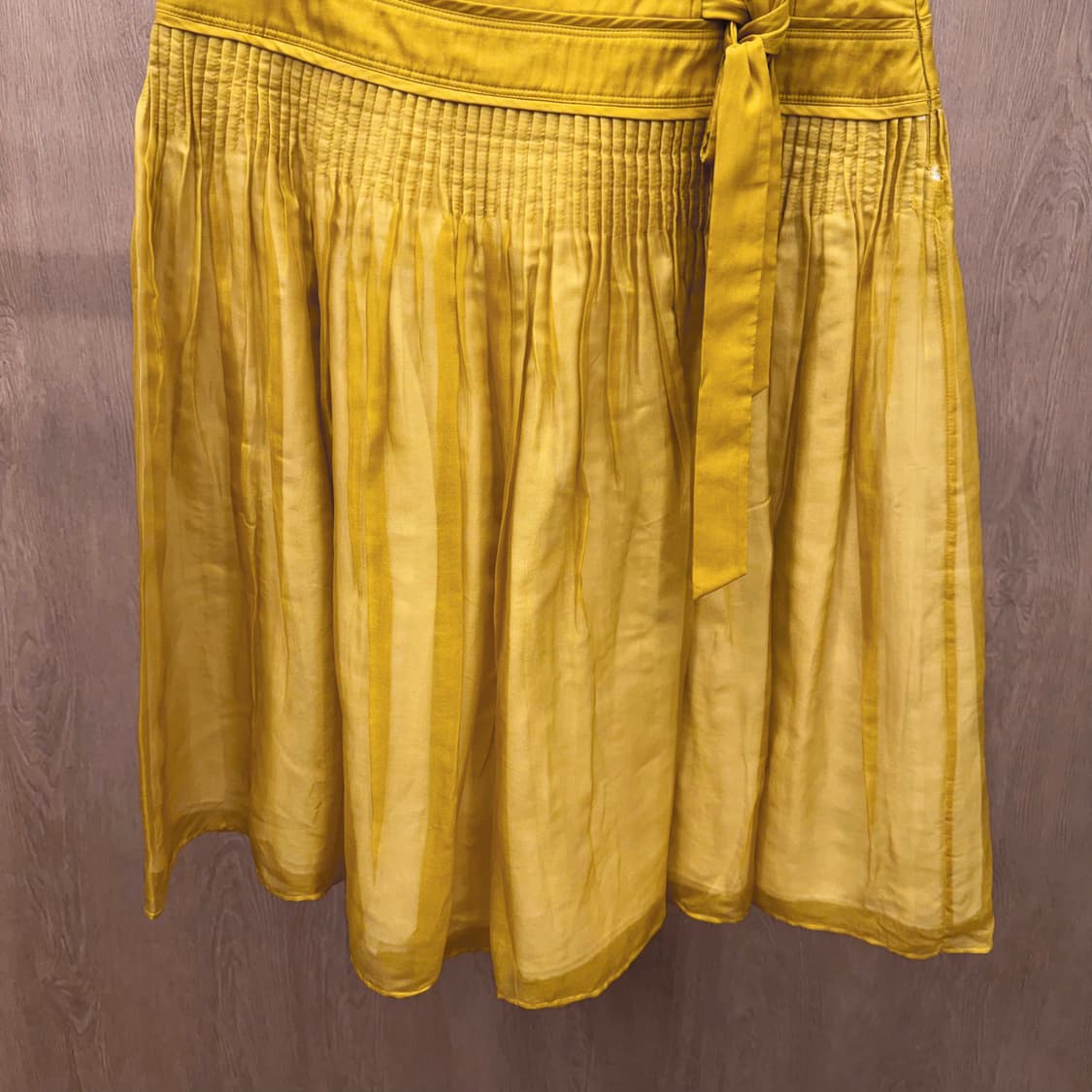 휴고 보스 실크 혼방 A라인 미디 스커트 플리츠 리본 타이 디테일 옐로우 상품이미지5