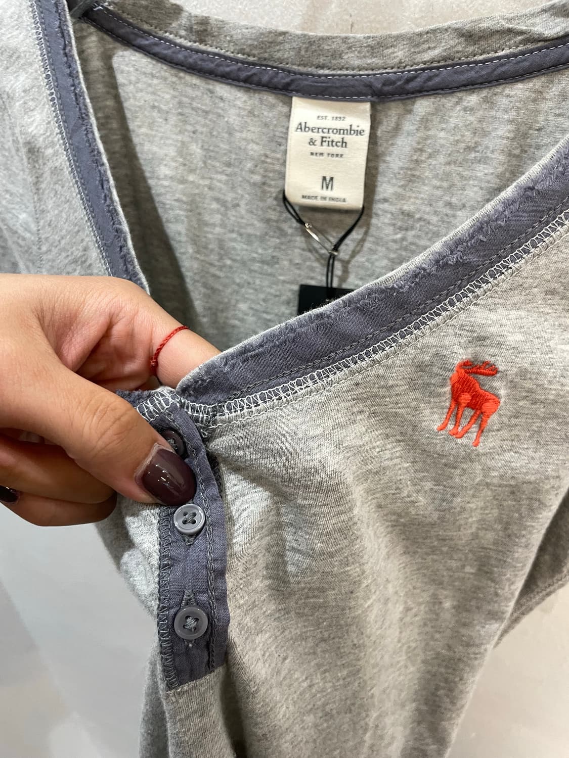 Abercrombie & Fitch gray half t 상품이미지3