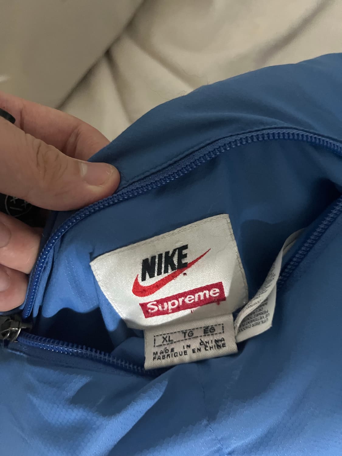 슈프림 나이키 리버시블 패딩 판매합니다 상품이미지3