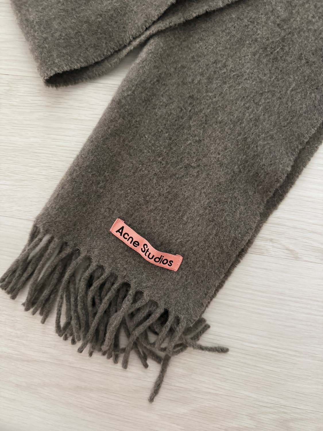 아크네 머플러 상품이미지1