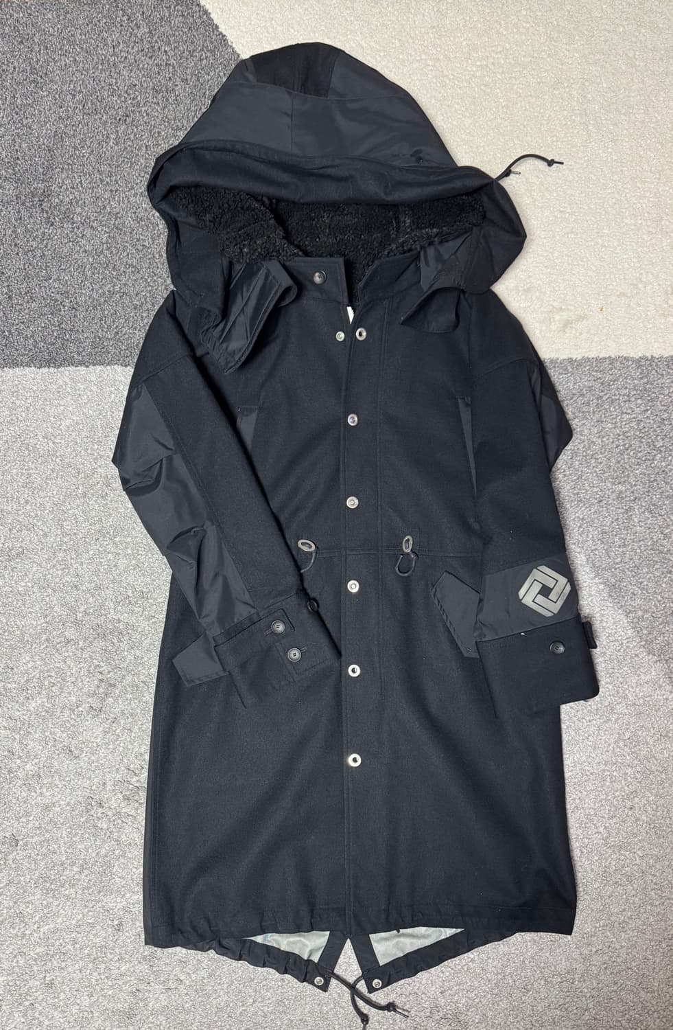 POLIQUANT 블랙 후드 롱 코트 상품이미지1