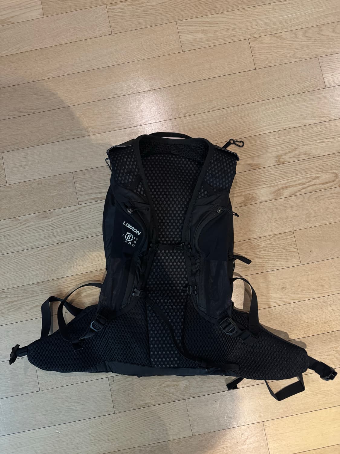 살로몬 마르지엘라 백팩xt-16 판매합니다 상품이미지4