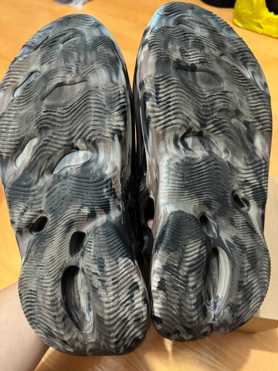 아디다스 이지 폼러너 mx신더 305 상품이미지2