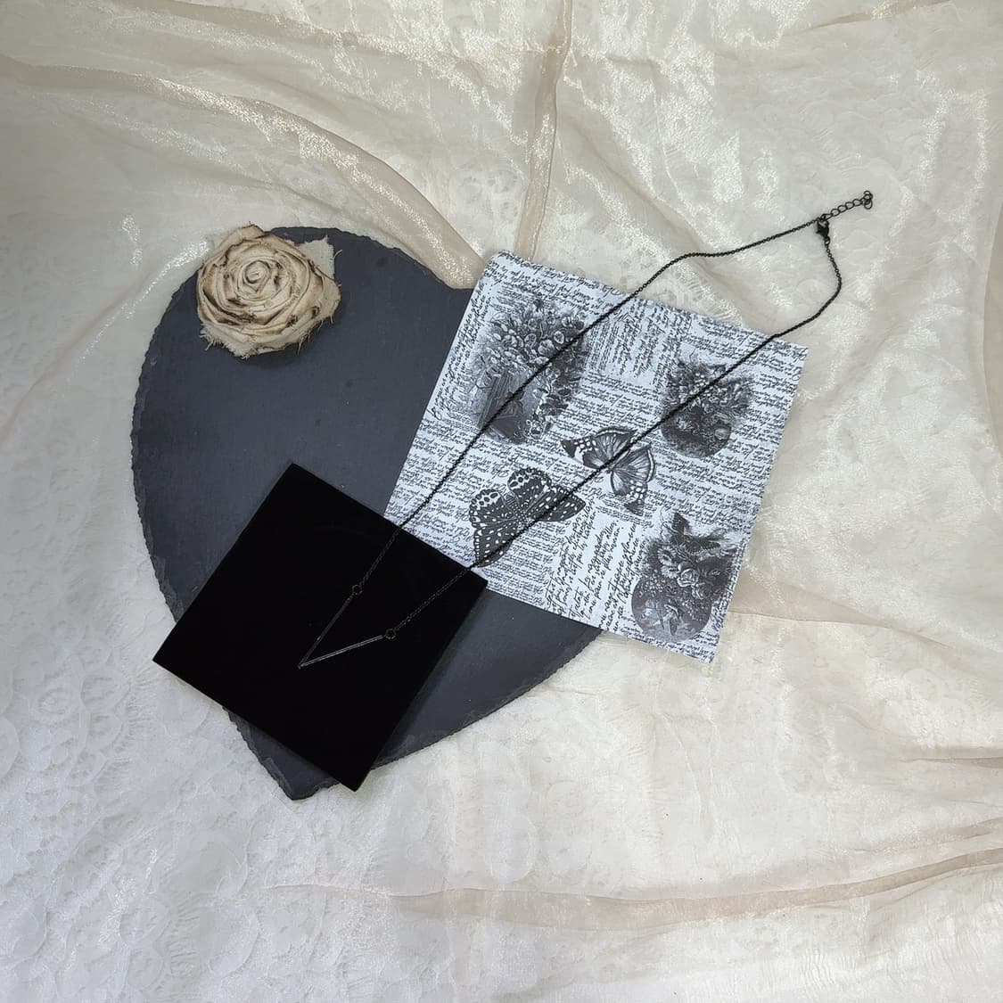 빈티지 고딕 V 디자인 목걸이 상품이미지2