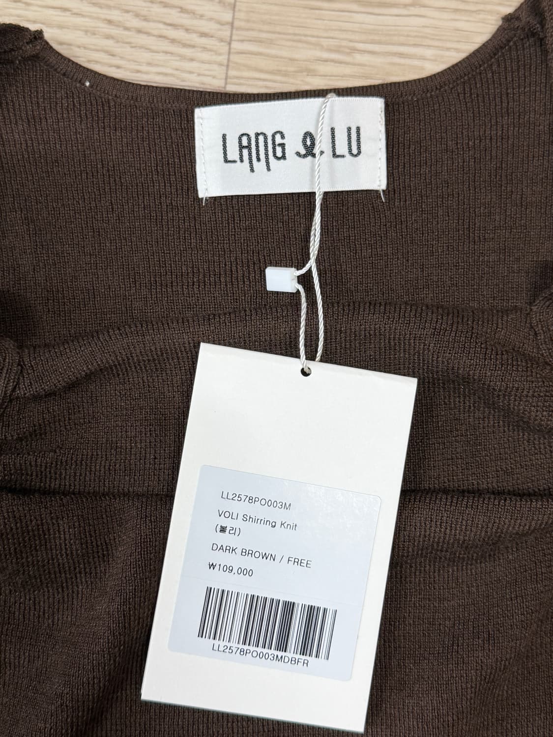 [새상품] Lang&Lu VOLI 셔링 니트 다크브라운 (품절) 상품이미지4