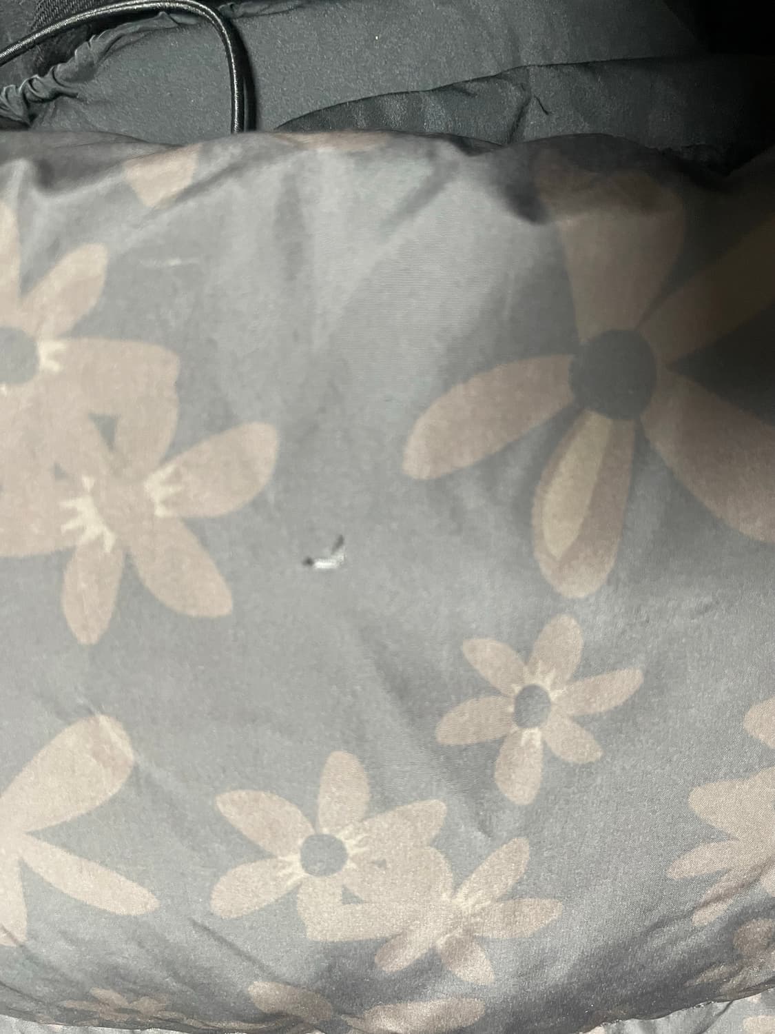 뉴진스 민지 착용, 아모멘토 플라워 푸퍼 패딩 상품이미지7