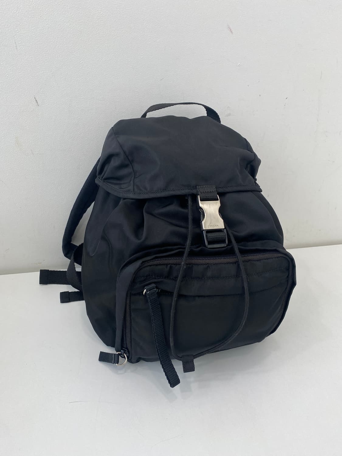 프라다 나일론 포코노 블랙 백팩 상품이미지3