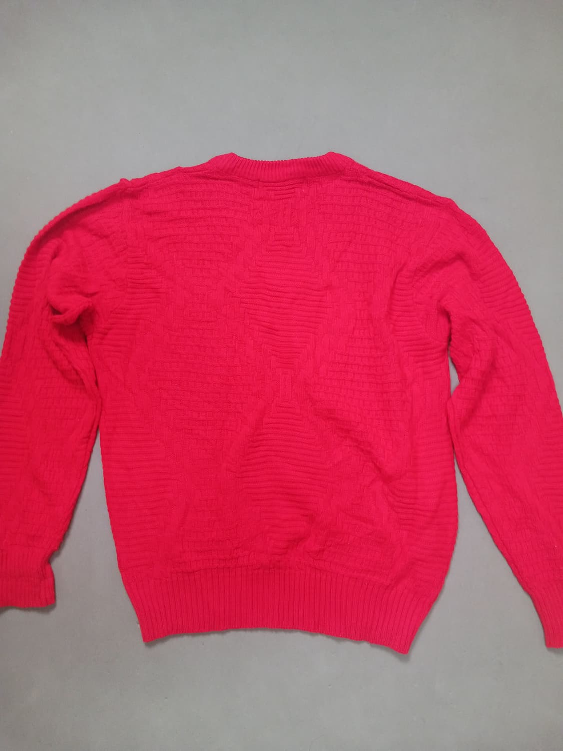 [L] 익스프레션스 레드 패턴 브이넥 니트 스웨터 상품이미지7