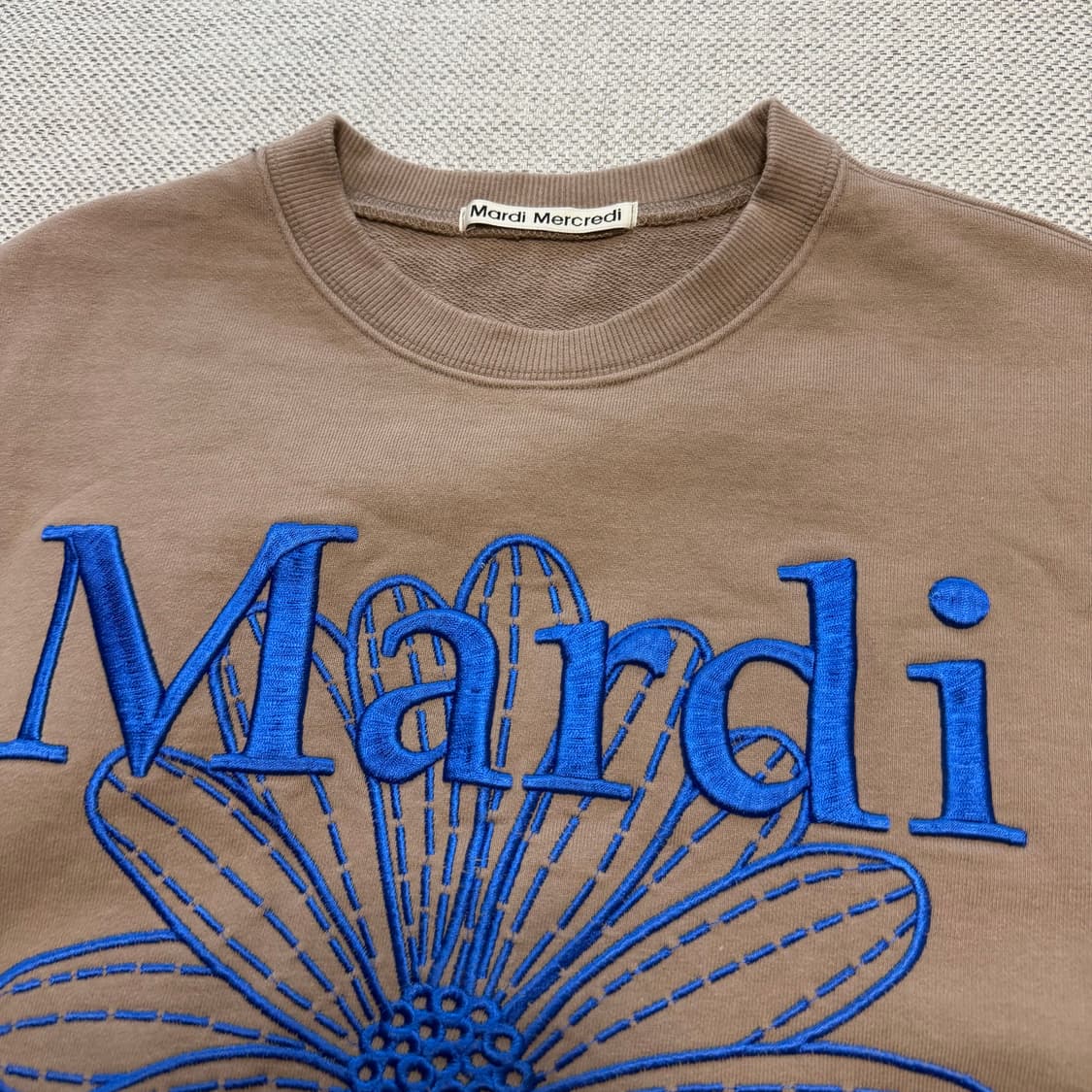 마르디 메크르디 시그니처 플라워 맨투맨 상품이미지2