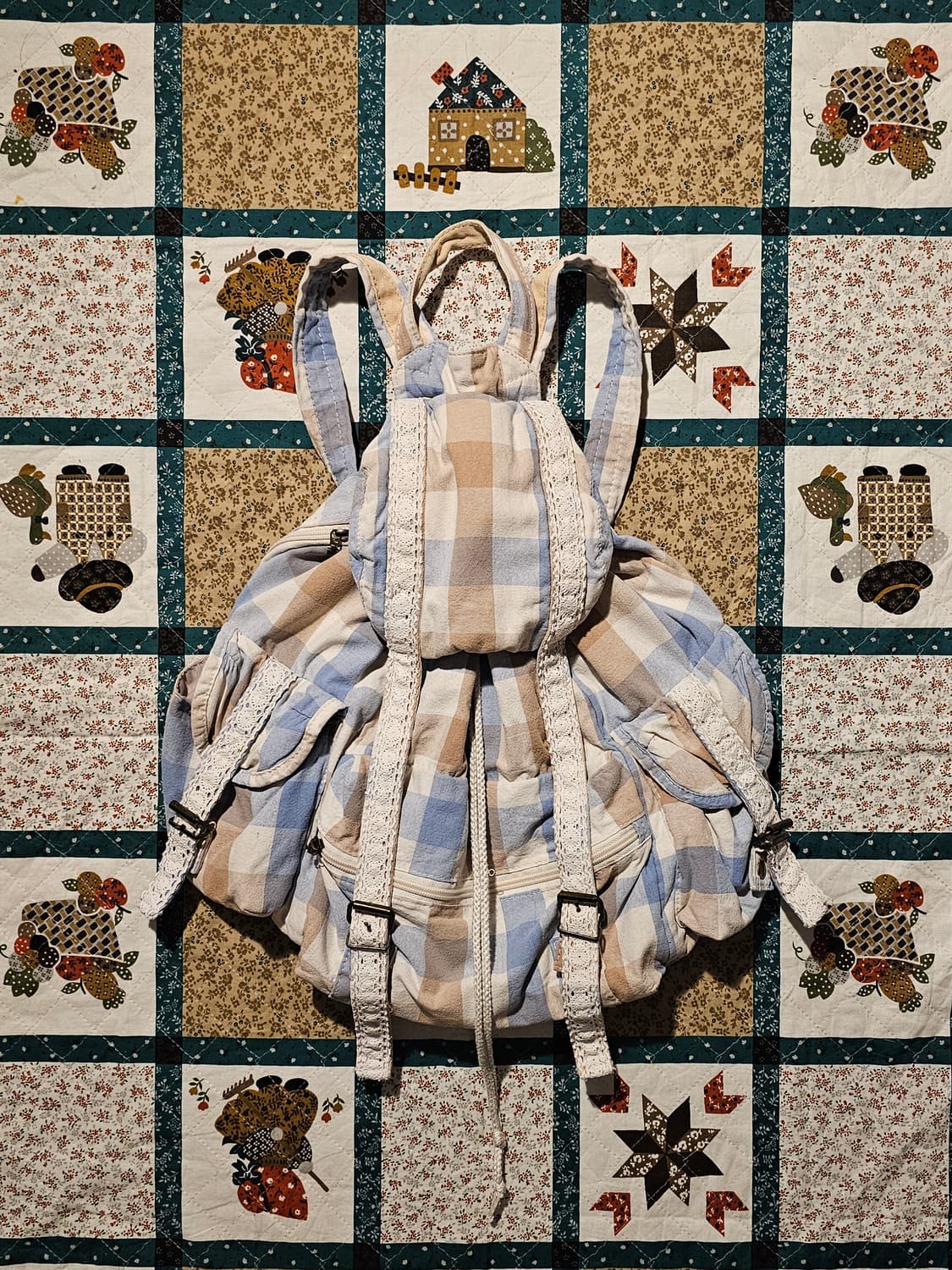 피스타치오 아몬드 체크 모리백팩 상품이미지1