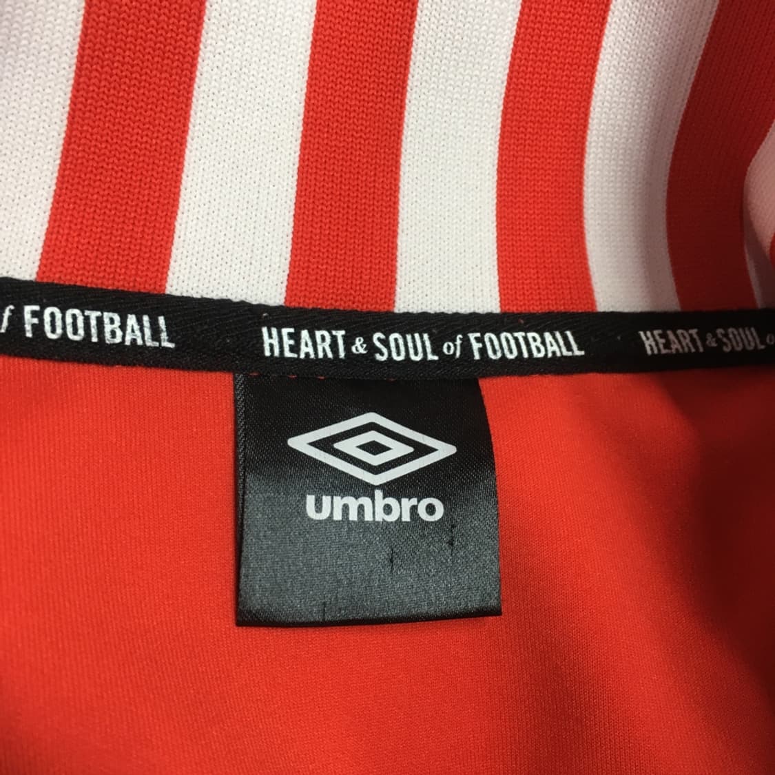 엄브로 아인트호벤 트랙탑 DD27 상품이미지4