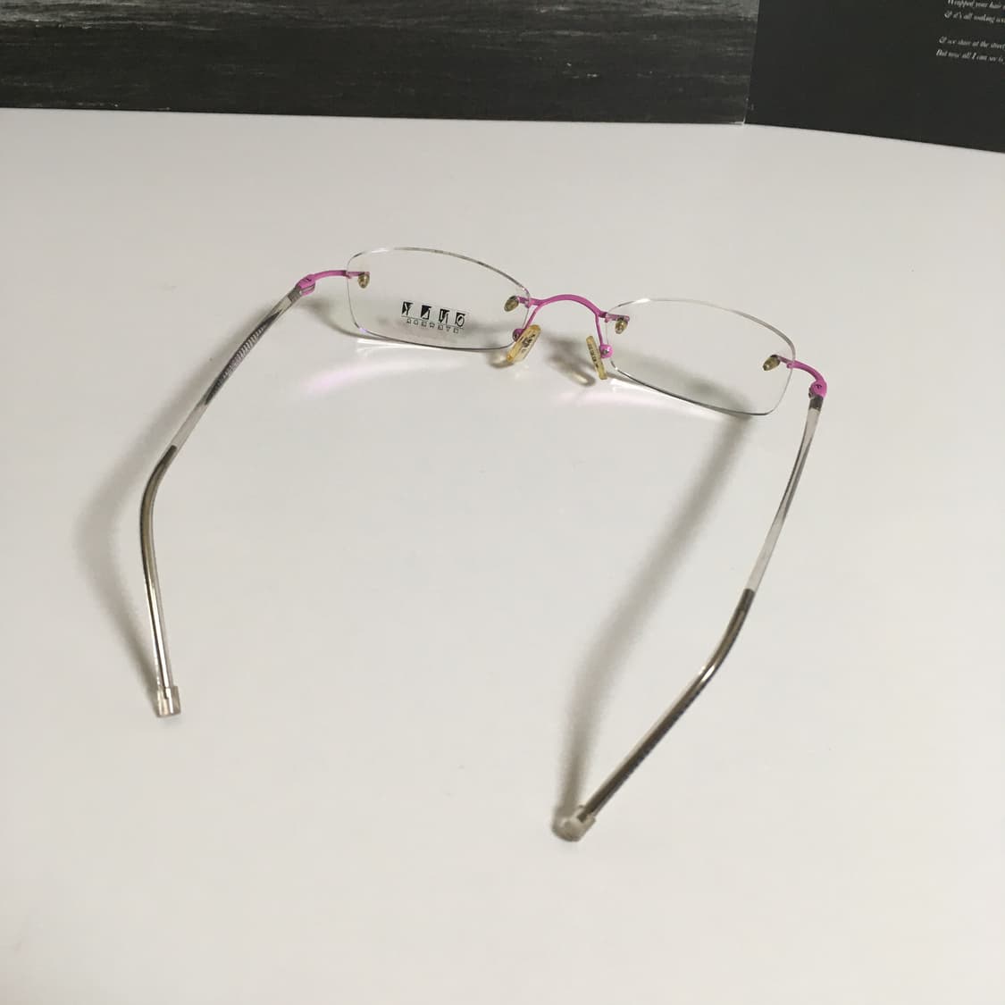[긱시크/2컬러] 파스텔톤 빈티지 무테 포인트 안경테 림리스 심플무테 상품이미지5