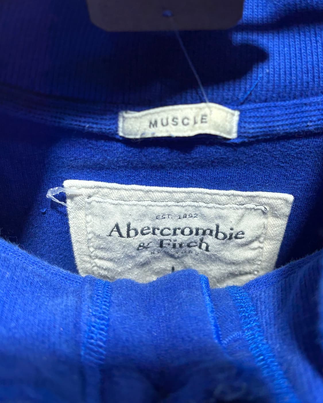 L 아베크롬비 딥블루 하이넥 버튼 니트 상품이미지5