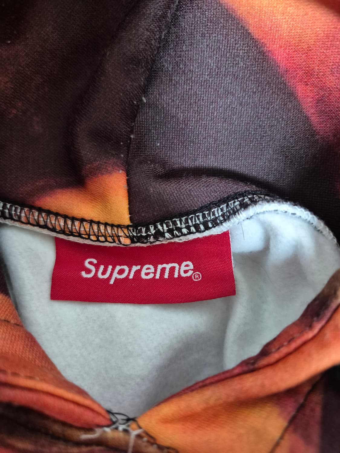 슈프림X마틴웡 에잇볼 후드티 상품이미지3