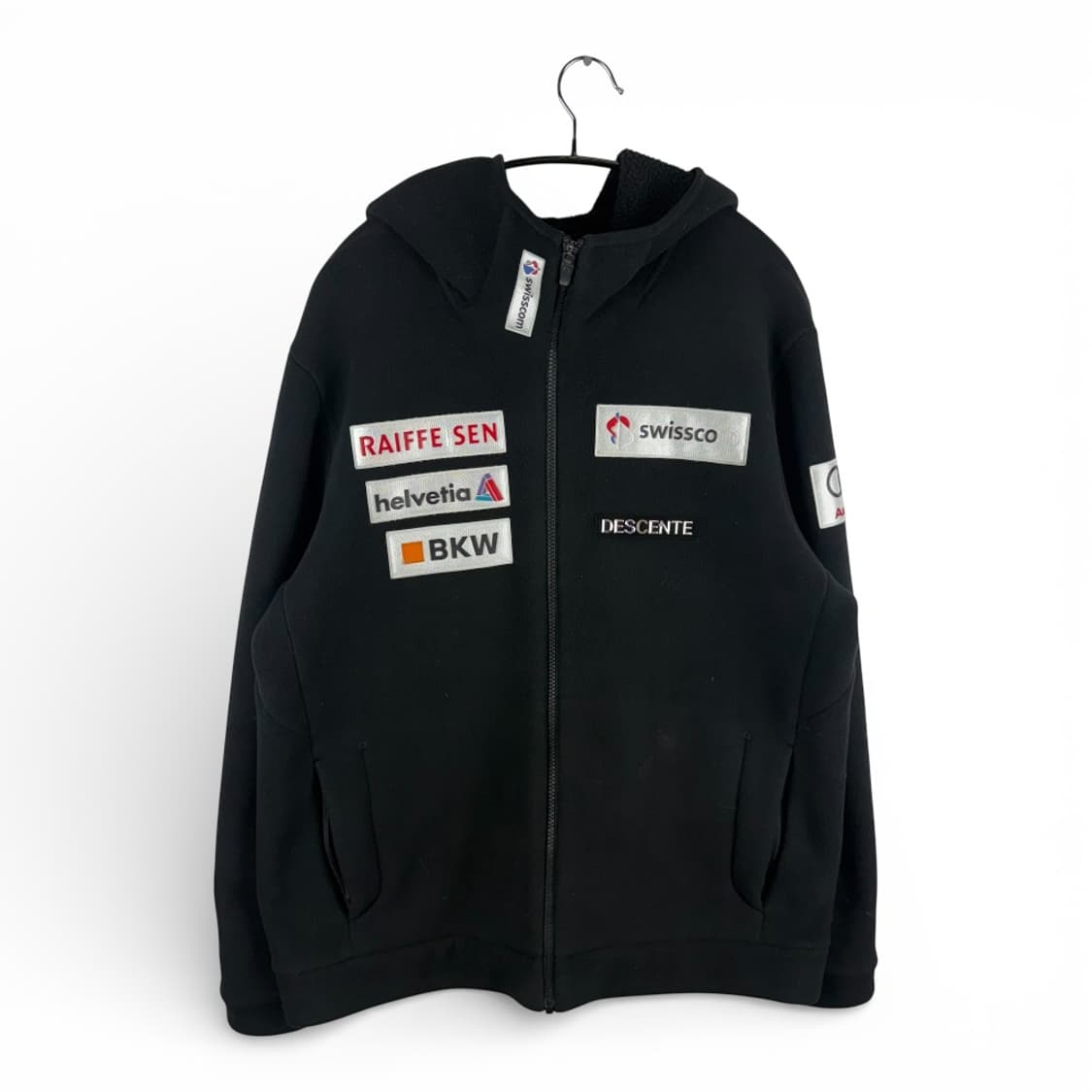110) 데상트 아우디 스위스 스키 플리스 후드집업 블랙 상품이미지1