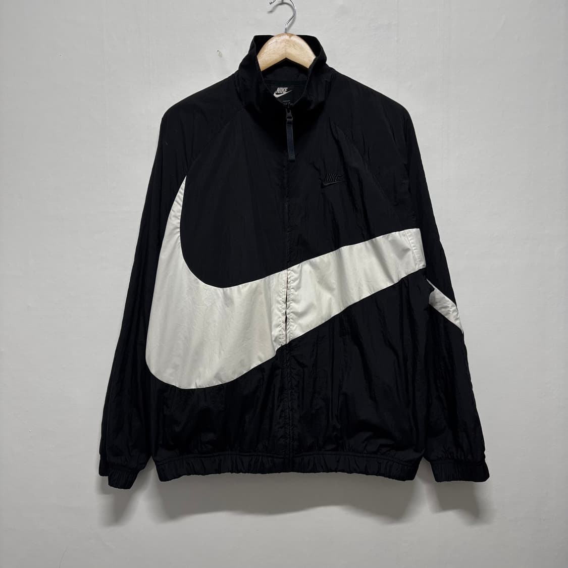 나이키 블랙 빅스우시 바람막이 상품이미지1