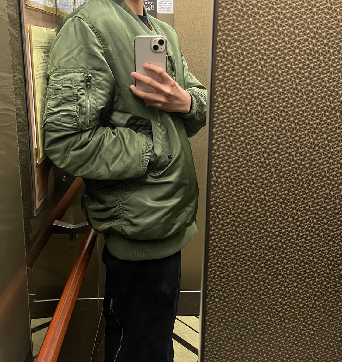 CDG x 알파 인더스트리 바이어스 MA-1 자켓 올리브 상품이미지9