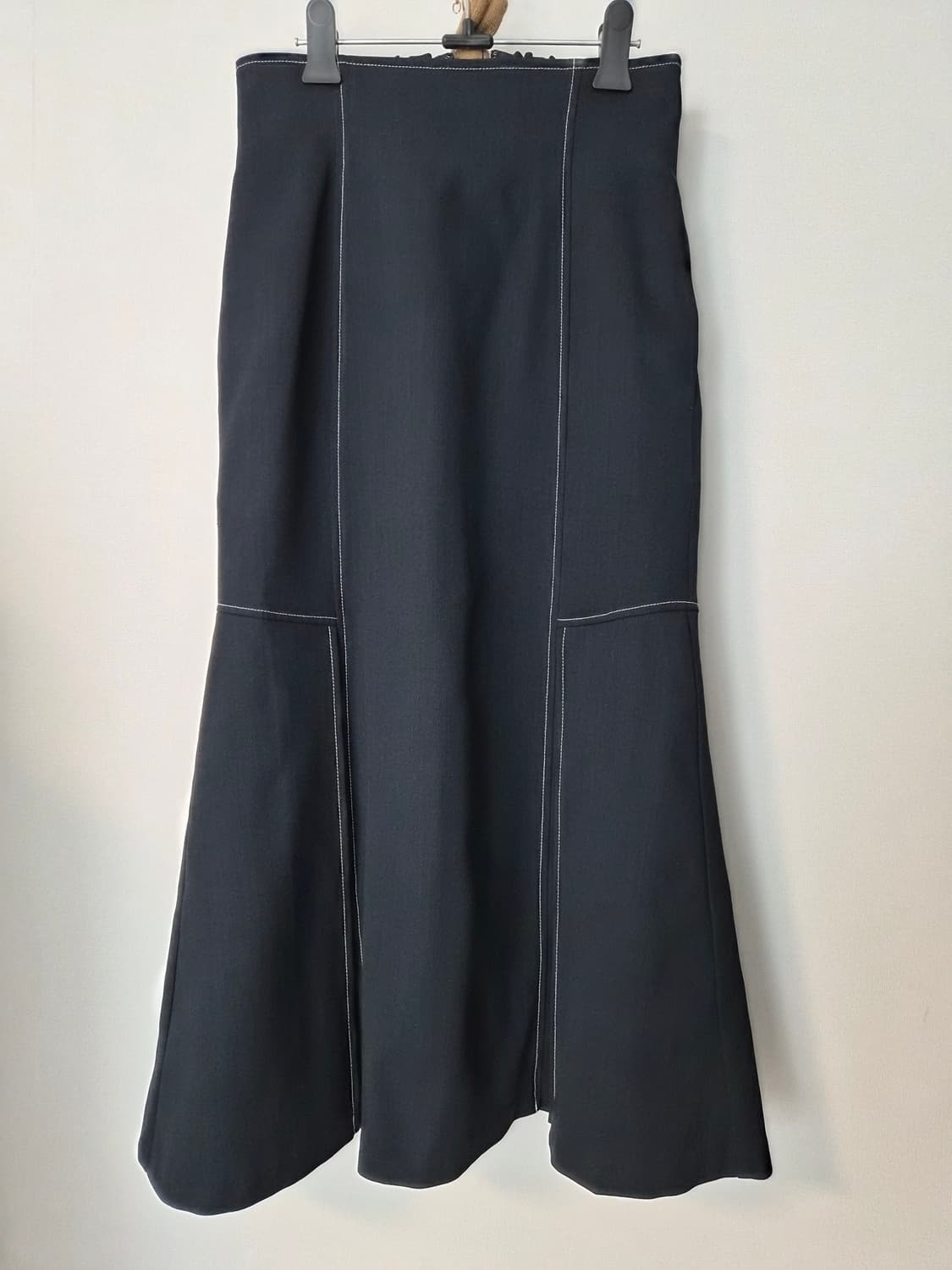 [질스튜어트] 화이트 스티치 머메이드 롱 스커트 (S사이즈) 상품이미지3