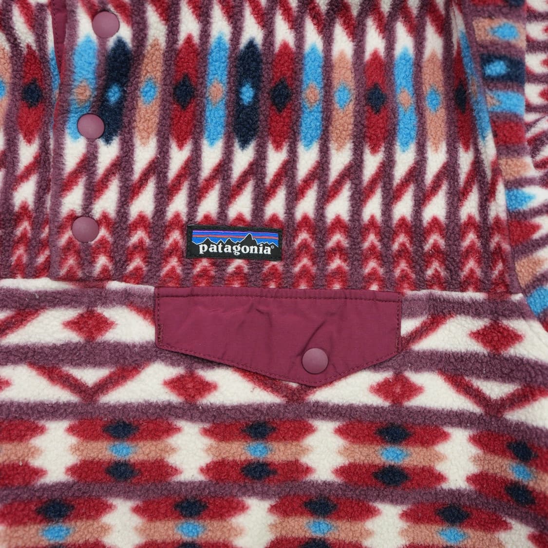 18FW 파타고니아 신칠라 스냅-T 버건디/화이트/블루 상품이미지3