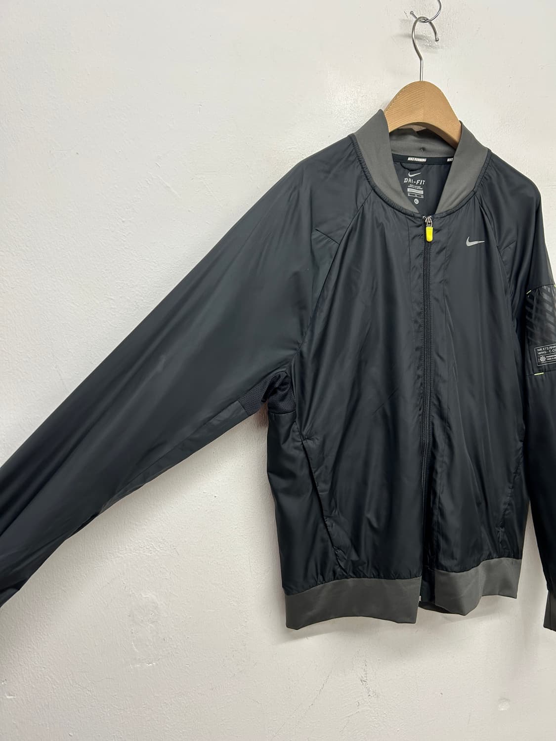 나이키 러닝 드라이핏 바람막이 점퍼  상품이미지4