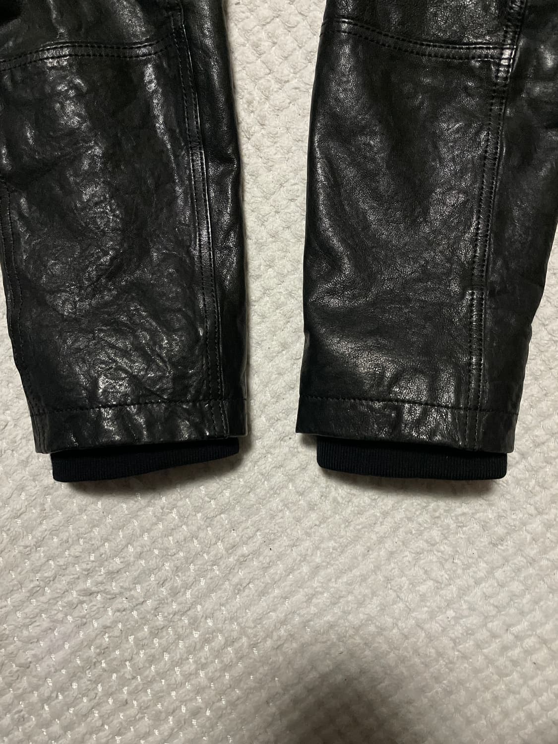 INTERMEZZO 인터메조 웨스턴 무드 램스킨 양가죽 절개 봄버 레더 상품이미지8