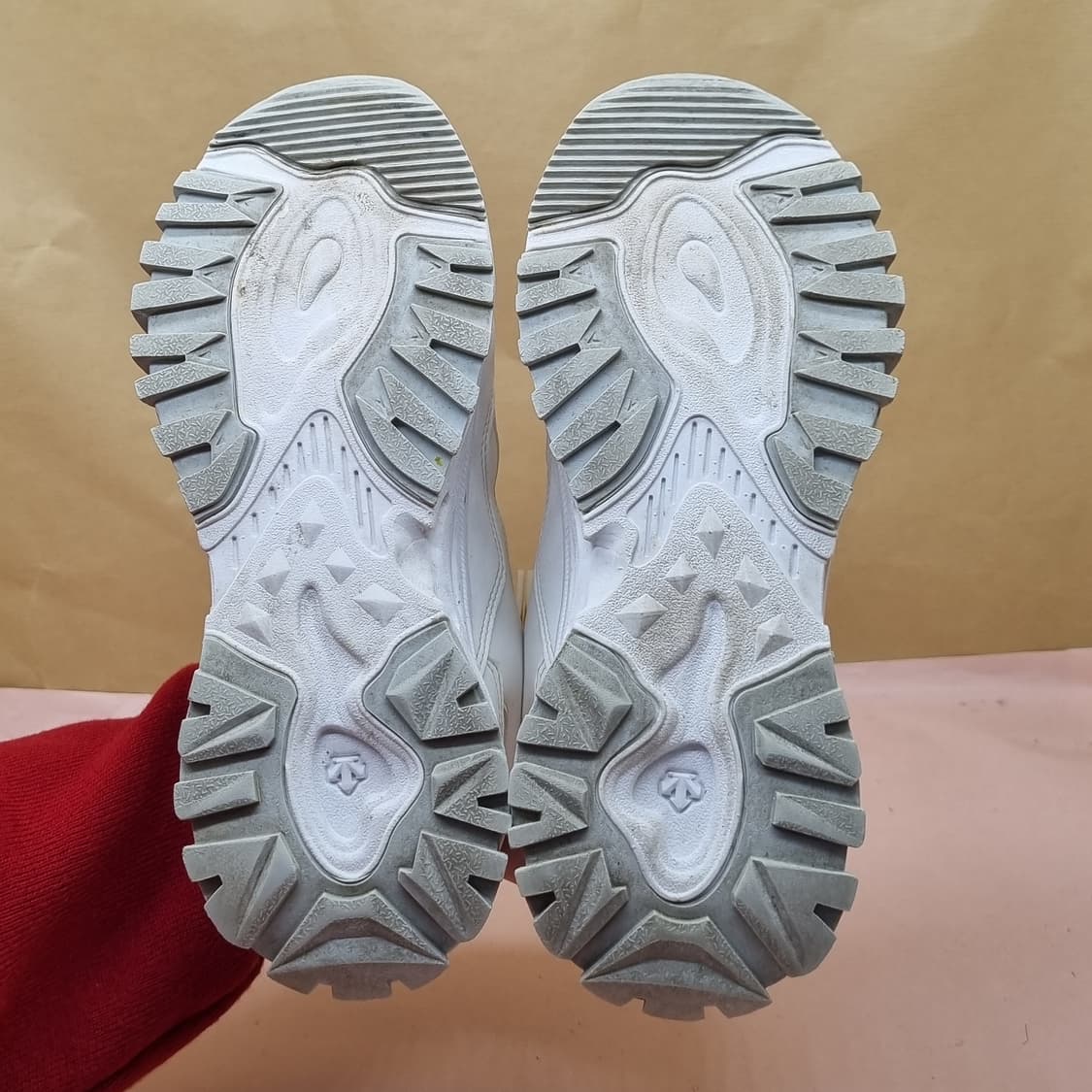 데상트 터보엑스 운동화 240 상품이미지3