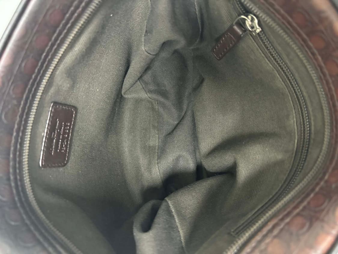 살바토레 페라가모 간치니 모노그램 가죽 클러치 상품이미지9