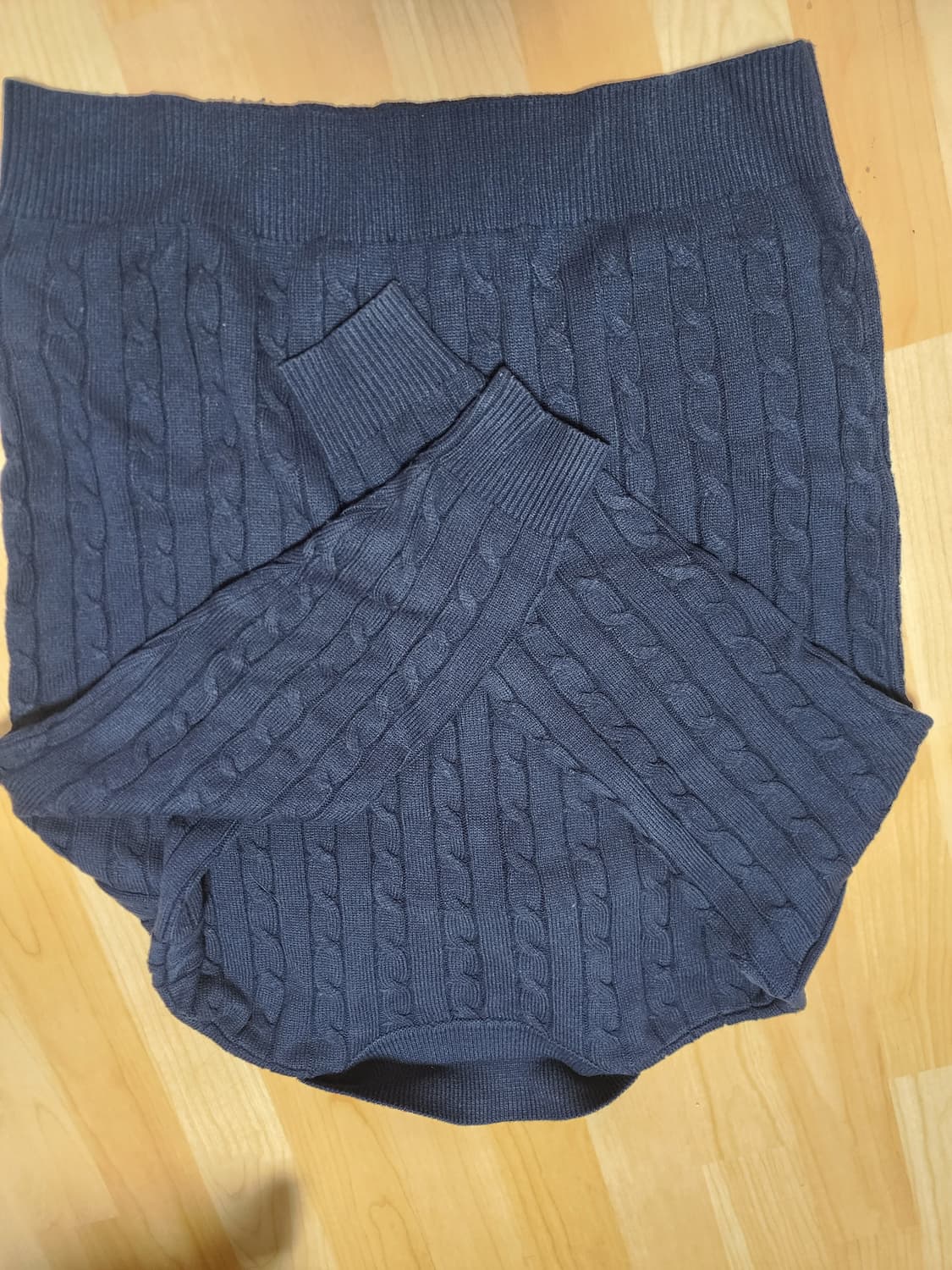 언탭드 스튜디오 케이블 카라니트(네이비) 상품이미지3