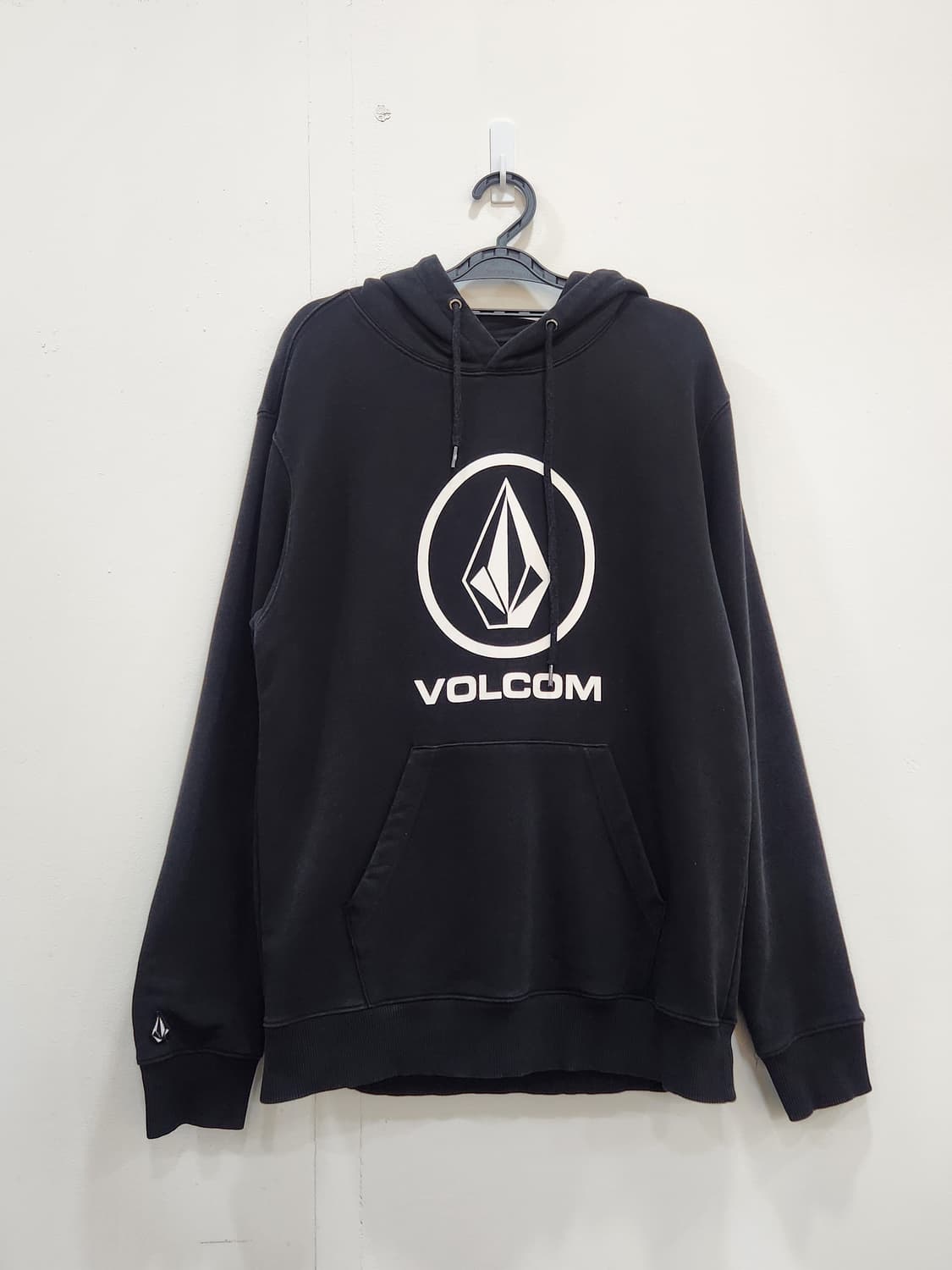 볼컴 프린팅 블랙 후드티 남성 M 95 상품이미지1