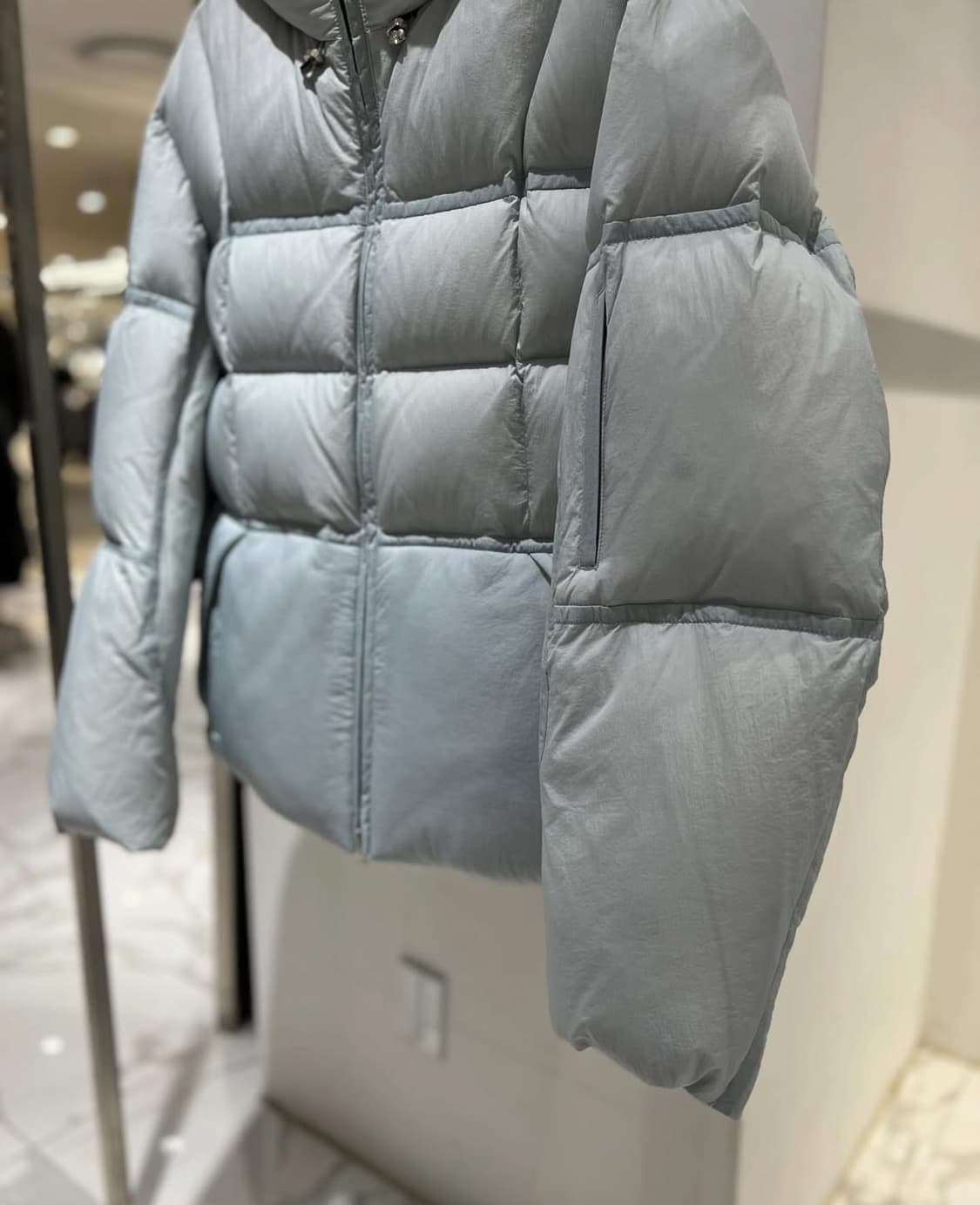 솔리드옴므 24FW 구스다운 패딩 48사이즈 팔아요 상품이미지3