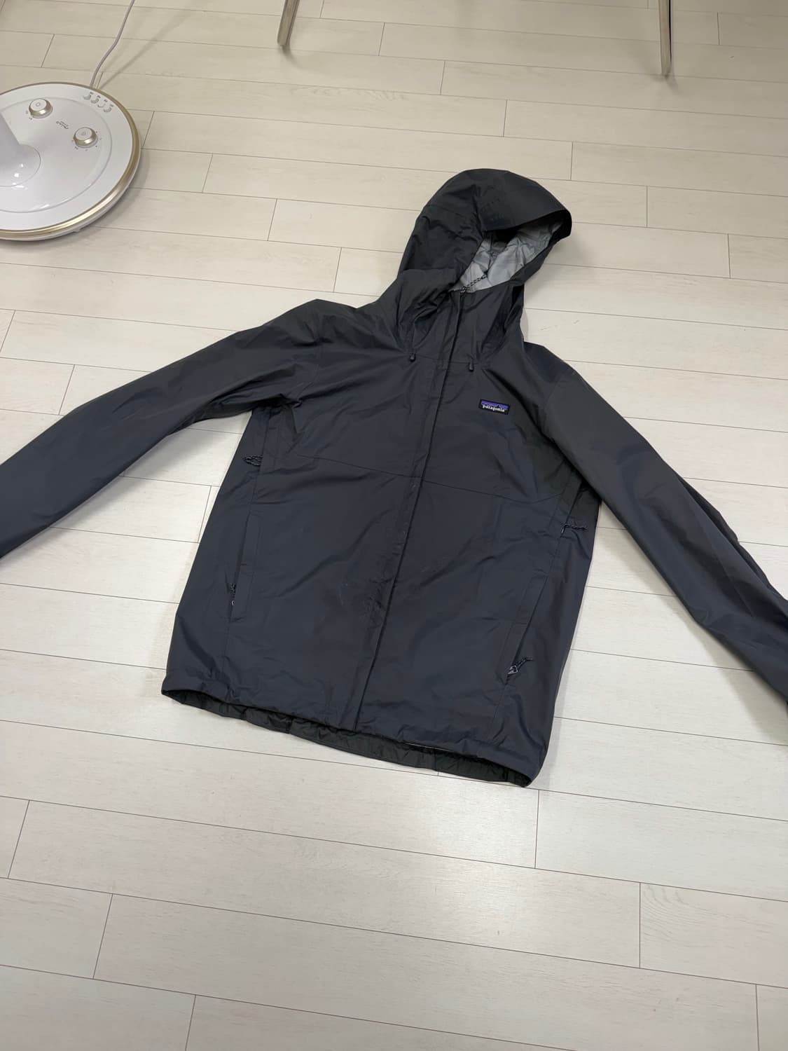 파타고니아 토렌쉘 M  사이즈 스몰더블루  상태 8.8/10  사진찍고  상품이미지1