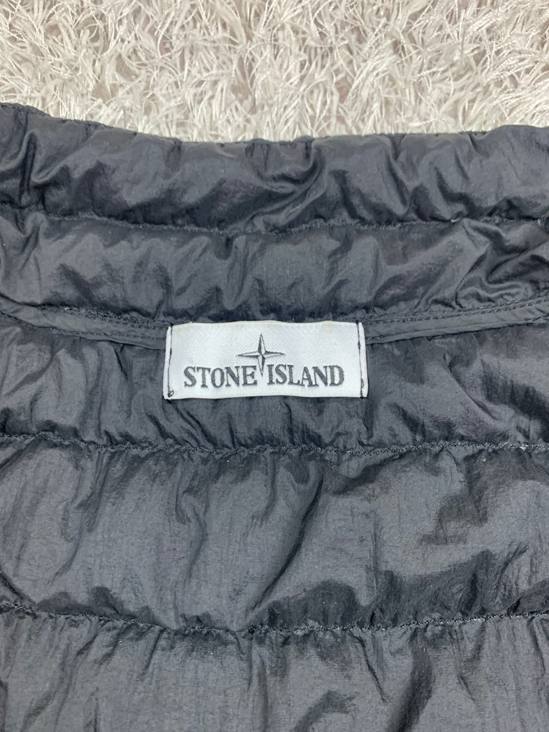 [XL] 정품 스톤아일랜드 가먼트 다이드 마이크로 얀 다운 베스트 블랙 상품이미지5
