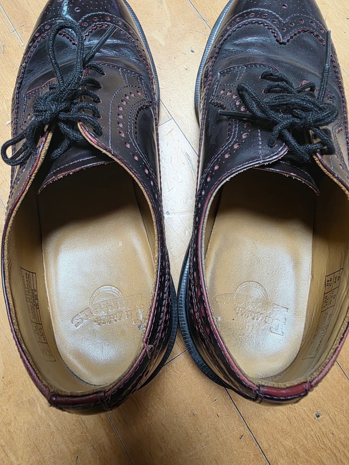 닥터마틴 버건디 윙팁 EU42 상품이미지3