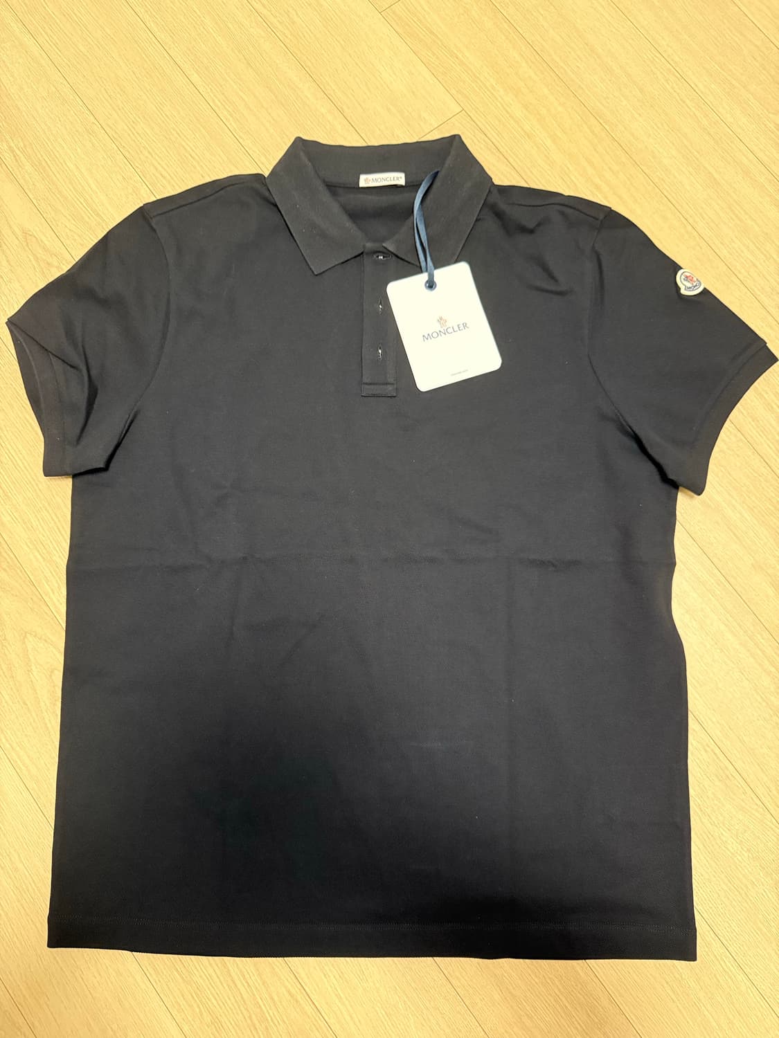 몽클레르 반팔 카라티 새제품 상품이미지1